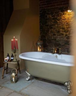 Charming Country Cottage with private alfresco garden patio, outdoor tub with country views - Llangadog - 7