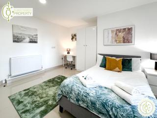 3 Bedroom Apt By ThreeThreeThreesProperty Short Lets & Serviced Accommodation Leeds With Wi-Fi & Parking - Leeds - 5