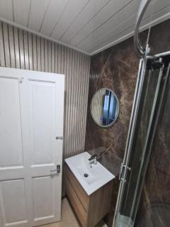 Modern 2 bedroom and 2 bath apartment - Aberdeen - 5