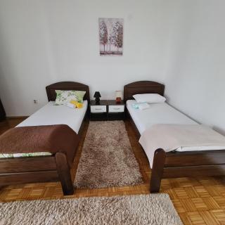 Family stay apartment Share - Sarajevo - 1
