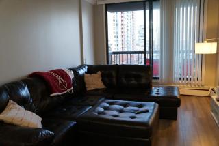 Top-Floor Tranquility: 2-Bedroom City Apartment - Calgary - 9