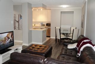 Top-Floor Tranquility: 2-Bedroom City Apartment - Calgary - 6