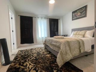 Bedroom private Bathroom in Upland - 3