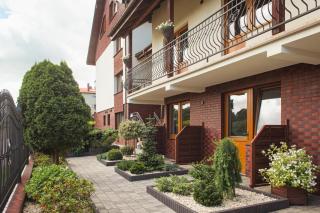 Alex - Pokoje i Apartamenty Blisko Plaży z Ogrodem i Placem Zabaw - Ostrowo - 8