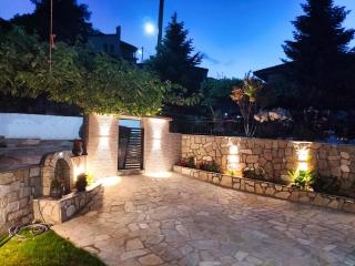 Private Meteora Panorama Garden Villa - 4