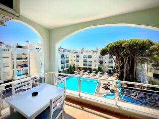 Joni's Twin Condos (Pool&Pine View) - 9
