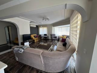 Large Spacious Apartment - Çınarcık - 9