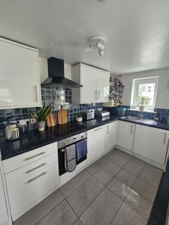 1 Shoreline - St Ives - Sleeps 4 - Parking - St Ives - 9