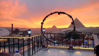 Grand Golden Pyramids - Le Caire - 2