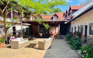 Guest House Romantika Panzio - Gyula - 1