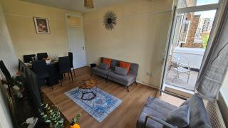 Cozy Vauxhall Nest-3 bedroom flat, with balcony and lift - Londres - 1