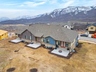 BRAND NEW Scenic Luxury Mountain Retreat - Heber City - 8