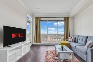 Family Modern 2BR Condo with City View, DT, Balcony, Free Parking & In-Suite Laundry! - 5