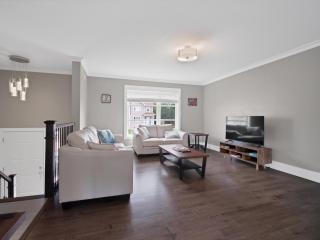 Comfortable 3BR Getaway - Riverview - 7