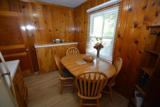 Lakeside Cabin with lake view - 4