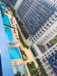 Elizabeth Condostaycation Sea Residences Place - Manila - 3