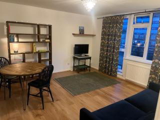 Lovely One Bedroom Flat Near Bermondsey Station Walk to the River and Southwark Park - 0