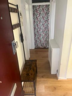 Lovely One Bedroom Flat Near Bermondsey Station Walk to the River and Southwark Park - 2