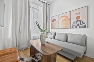 Designer 2-Bedroom Unit Next to Central Park - New York - 9