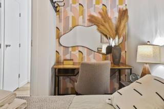 Designer 2-Bedroom Unit Next to Central Park - New York - 3