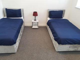 Southampton Apartment Ocean Village F Parking - Southampton - 6