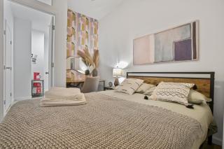 Designer 2-Bedroom Unit Next to Central Park - New York - 6