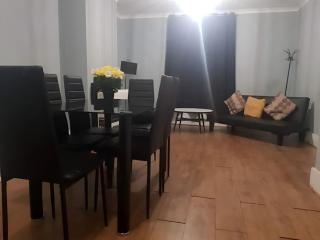 Luxury Home Central Reading W Parking - 2