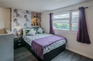 Ensuite Studio with Kitchenette Dudley DY2 - Dudley - 0