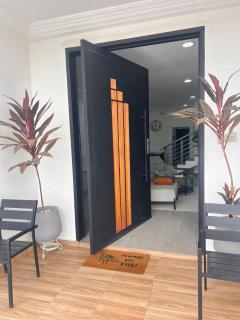 The Minimalist House With A Private Swimming Pool - Accra - 2