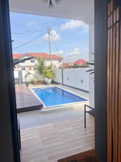 The Minimalist House With A Private Swimming Pool - Accra - 3
