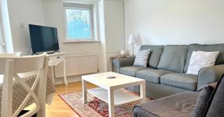 Marina Waves Apartment- Brighton, free parking, patio, ground-floor holiday home, sleeps 3 - Brighton & Hove - 7