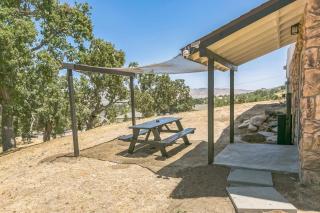 Desert Mountain Escape with Private Hot Tub home - Tehachapi - 3