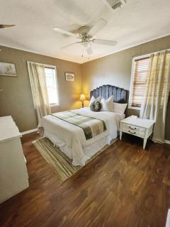 Ellie's place - - 3