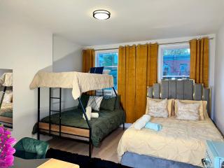 Hotel-Style, No Host, Professionally Managed ID280 - 5
