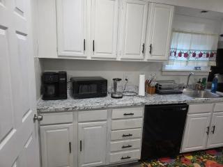 Charming 3 bedroom 2 bath home in Bloomfield with wishing well - Bloomfield - 4
