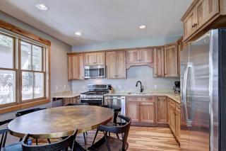 Main Street Retreat Apartment - 4