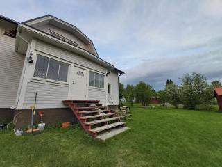 Spacious rooms in a big wooden home, homestay - Muonio - 0