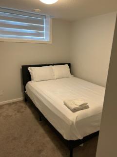 Short stay Basement - Calgary - 3