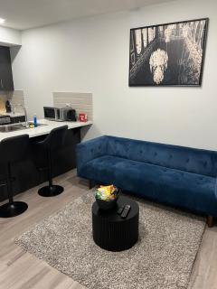 Short stay Basement - Calgary - 6