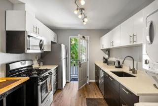 Brookwood Courtyard by BCA Furnished Apartments - 9