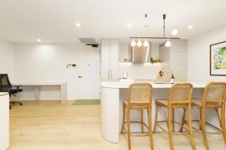 Luxury Griffith Retreat steps from Iconic Manuka - Hosted by Canstay - 4