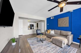 2BR Spacious Getaway Near Dwntown, Pool, UT Austin - Austin - 4