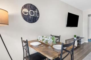 2BR Spacious Getaway Near Dwntown, Pool, UT Austin - Austin - 1