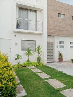 Zona TSM 2 habitaciones 2 camas 1 sofa cama circuito privado casa completa con todas las comodidades para trabajar o descansar en familia - La Flor - 8