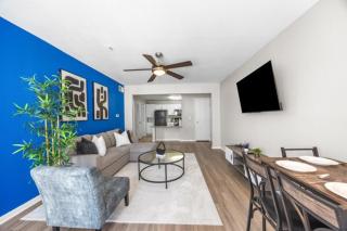 2BR Modern Hideaway near Downtown, Gated, Pool - Austin - 3