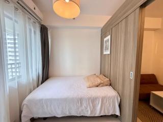 Prime Location condo near MRT, SM Megamall, BGC! - Manilla - 4