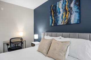 Cozy Retreat Near UT & Downtown - Austin - 3