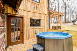 Private 4 acre waterfront cabin with Hot Tub - 3
