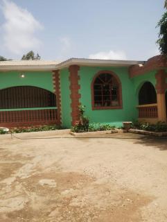 Afonta's Greenhouse Retreat - - 0