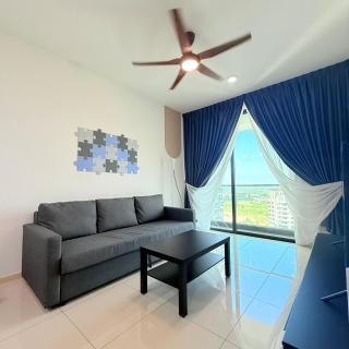 Macrolink 2B2R 7 pax Condo Medini near legoland - - 0